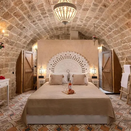 Stone Cave Lejlighed